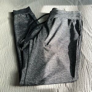 TYC - woman’s jogger - size M